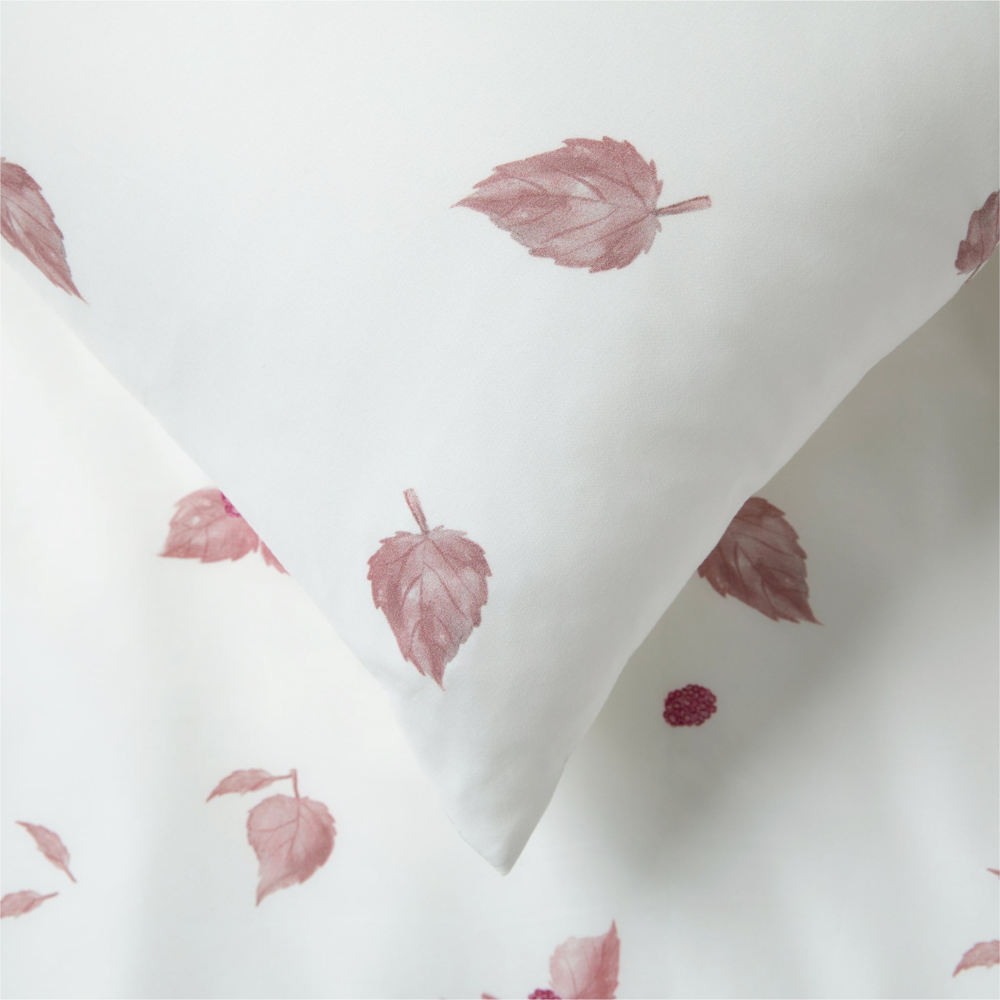 Silk Blended Bed Linen Set - Feuilles Rouge